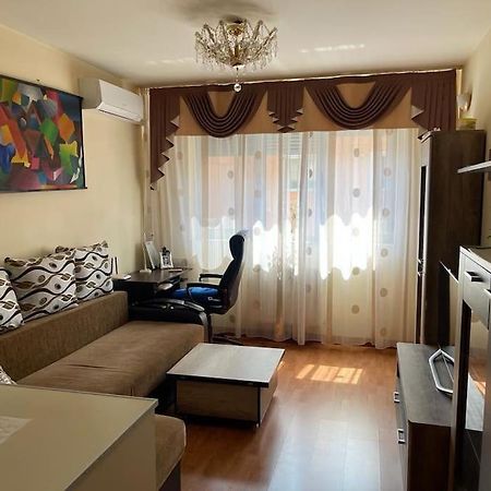 Apartament Cu Un Dormitor / One Bedroom Apartment Satu Mare Exteriör bild